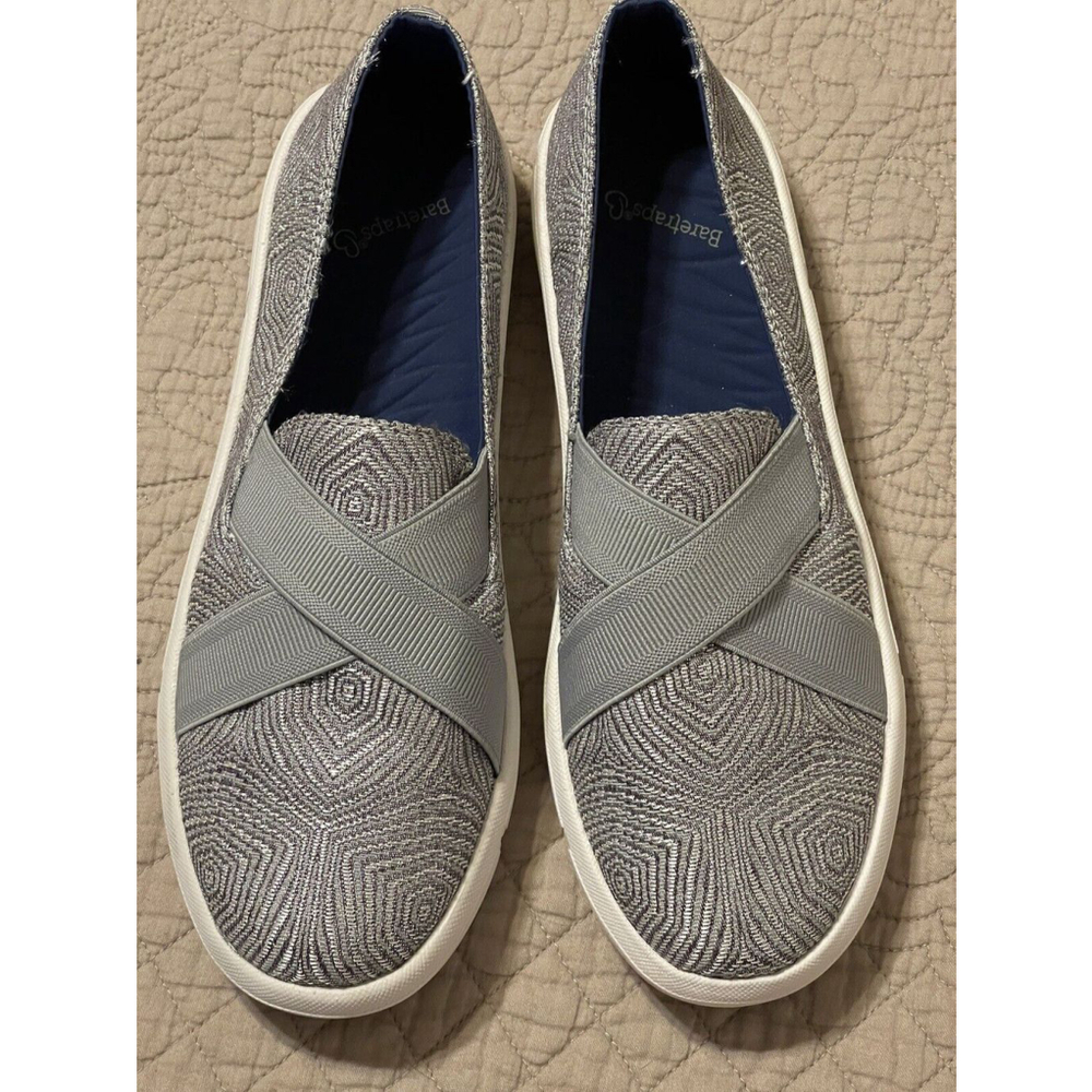 BareTraps Women's Bizzy Comfort Flat Sneaker Metallic Silver Size 8M NWOT